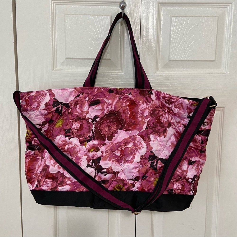 Victoria’s Secret NWT Satin Floral Quilted Weekender Tote Bag Purse Crossbody - Picture 4 of 8